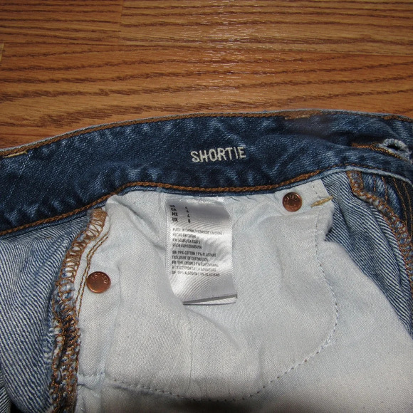 AMERICAN EAGLE Shortie Distressed Jean Shorts 4 - Picture 4 of 5